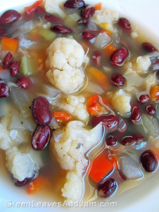 cozy cauliflower and kidney bean soup