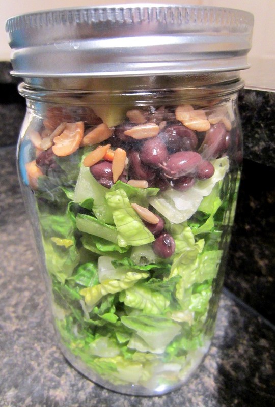On the Go Salad: How to Pack a Salad for Lunch